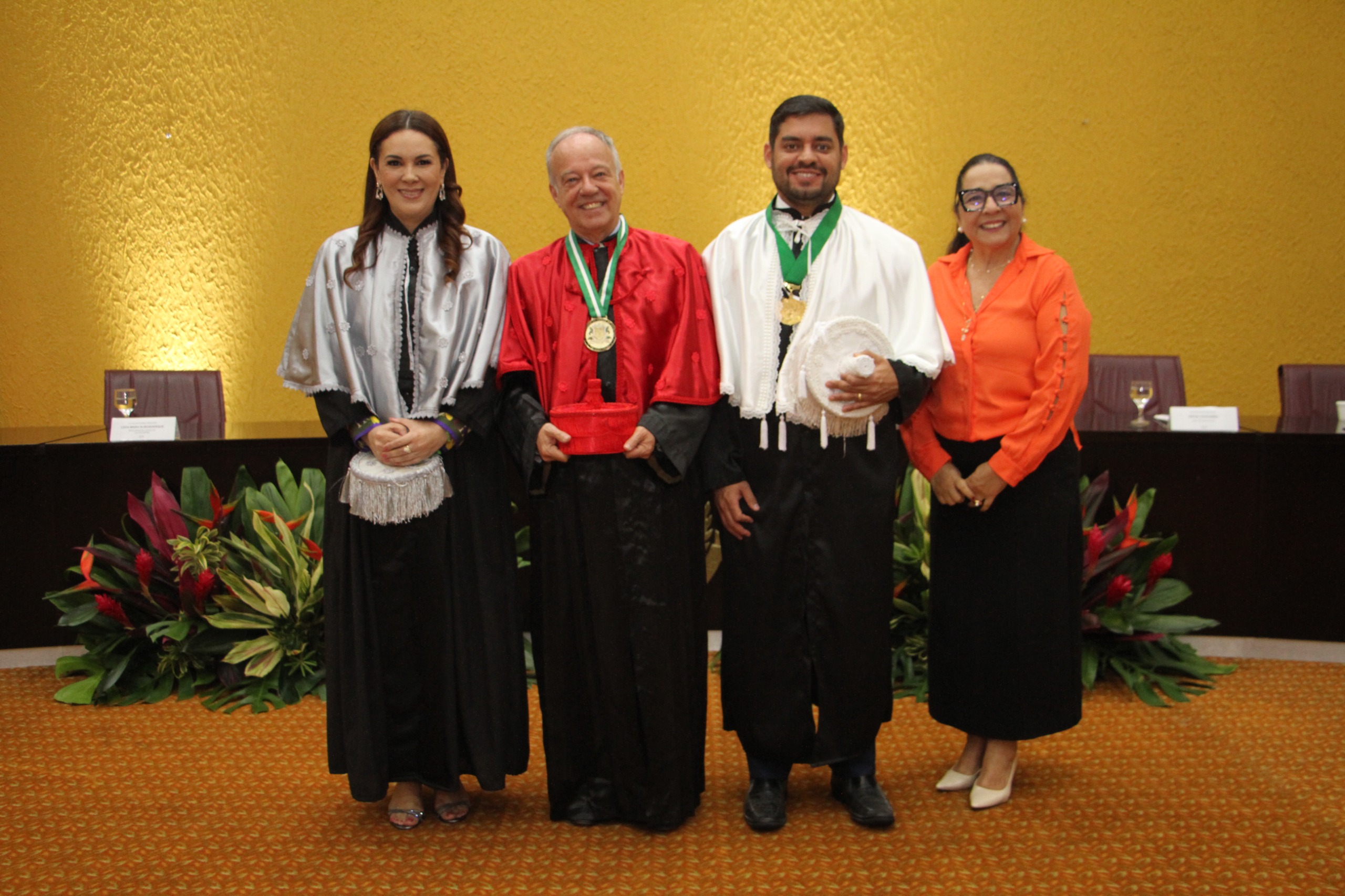 120625 Título honoris UEA Hirailton Gomes a1b15